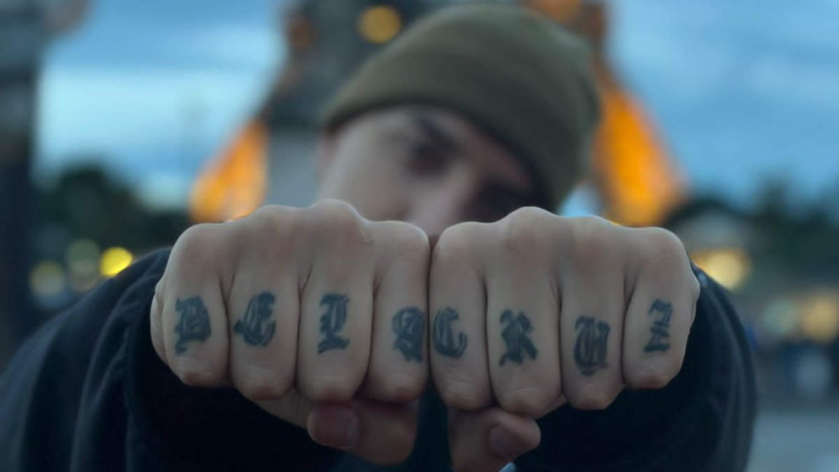 Delacruz está prestes a lançar o terceiro álbum de sua carreira